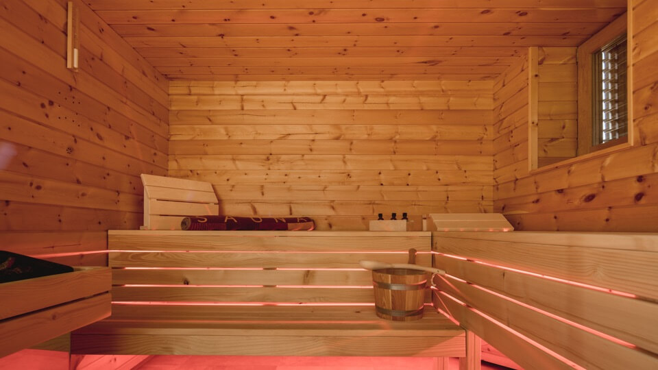 Sauna mit Saunasteuerung